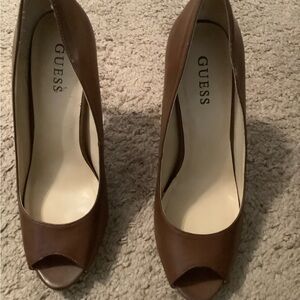 GUESS Women's Brown Peep Toe Heels
